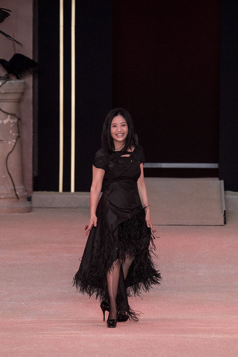 جو بي [Guo Pei] خريف-شتاء 2019-2020 - أزياء راقية - 1