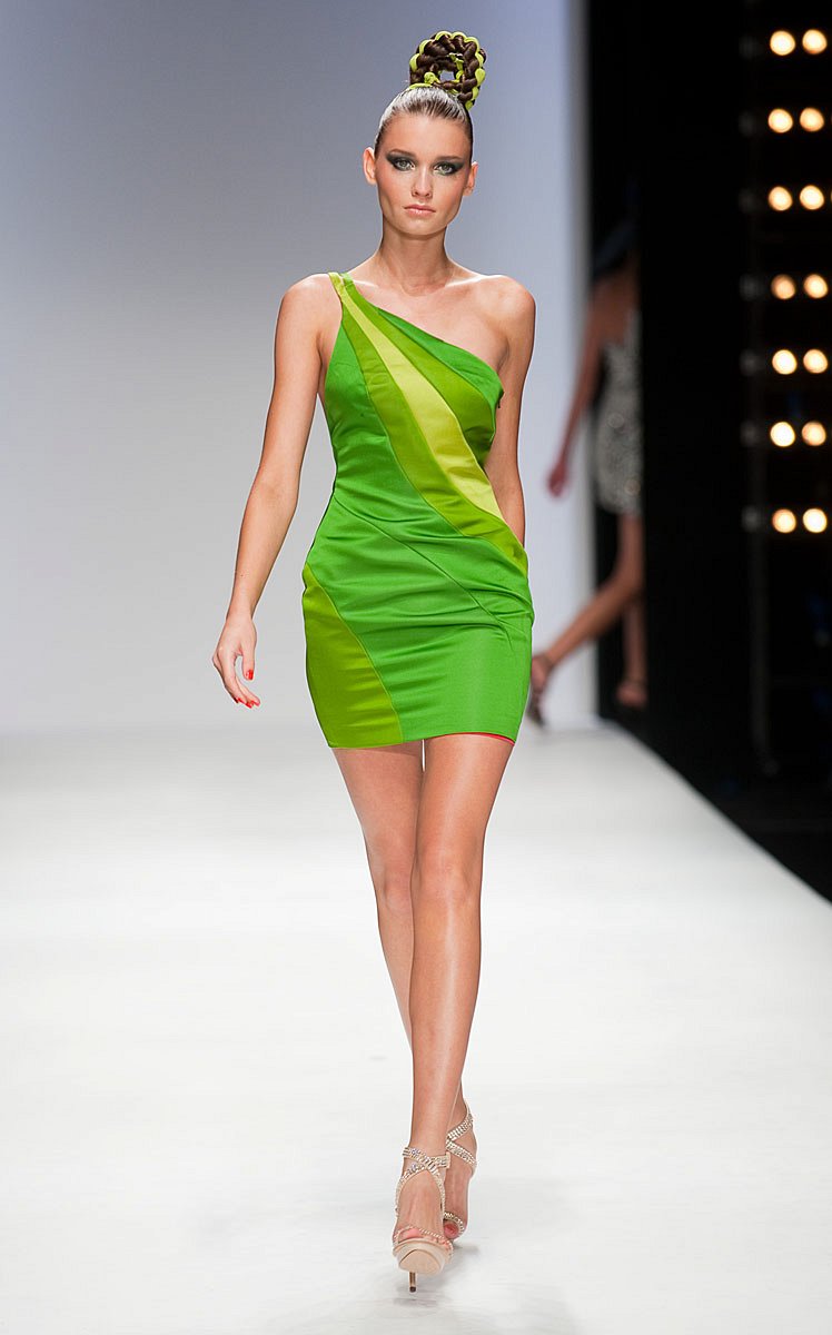 Issa Spring-summer 2010 - Ready-to-Wear