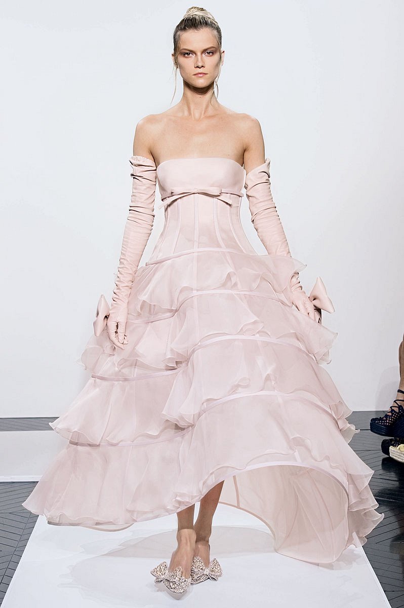 Valentino Herbst/Winter 2010-2011 - Couture - 1