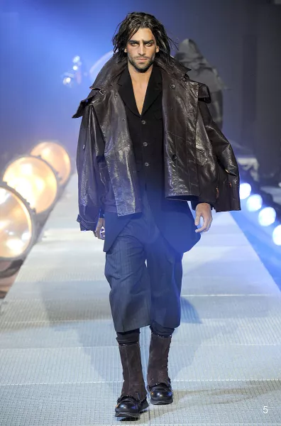 ジョン・ガリアーノ [John Galliano] 2010-11秋冬 - メンズ