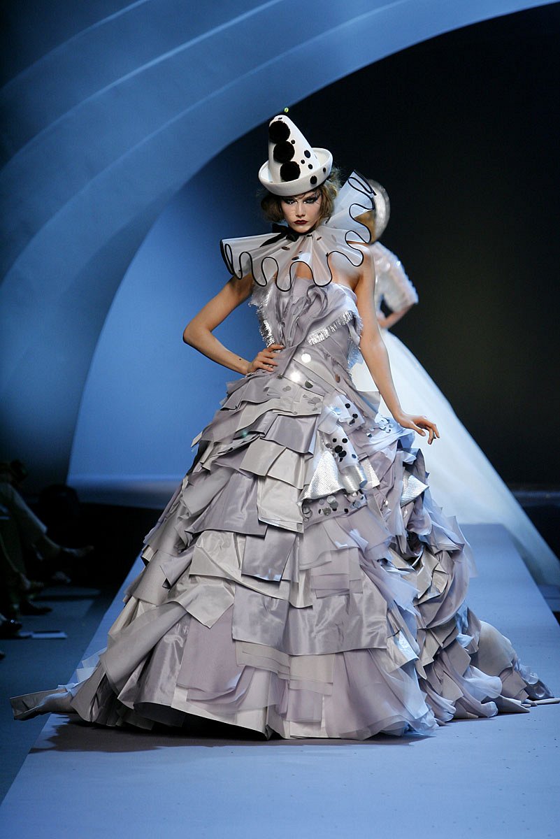 Dior Automne-hiver 2011-2012 - Haute couture - 1