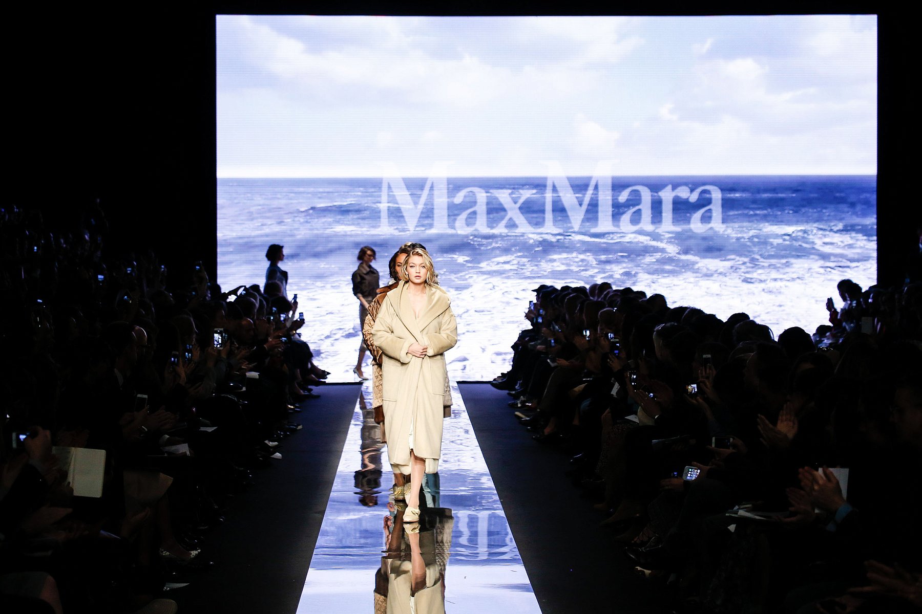 ماكس مارا [Max Mara] خريف-شتاء 2015-2016 - ملابس جاهزة - 1