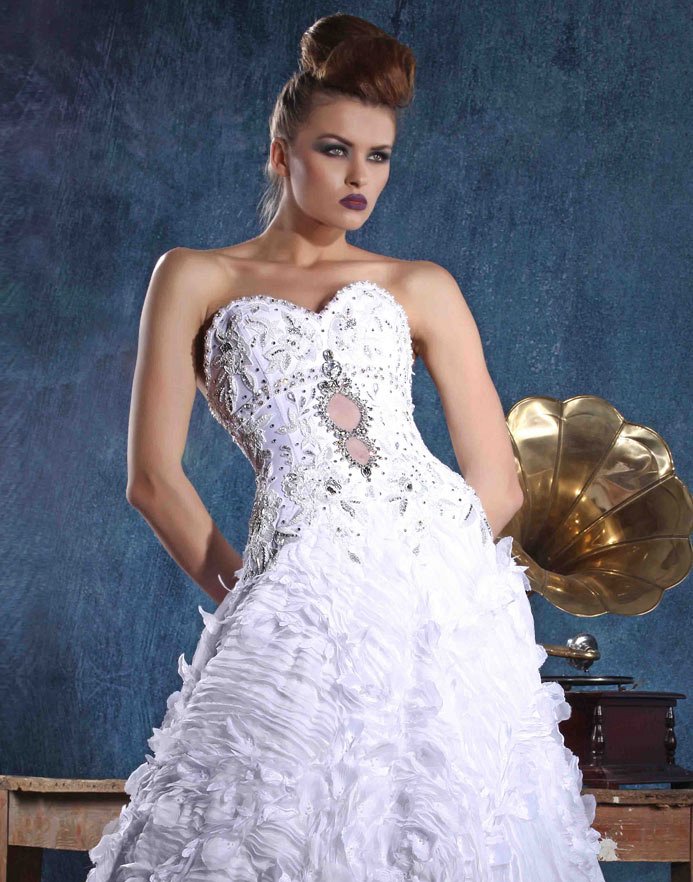 Petro Valverde 2010 Collection Bridal